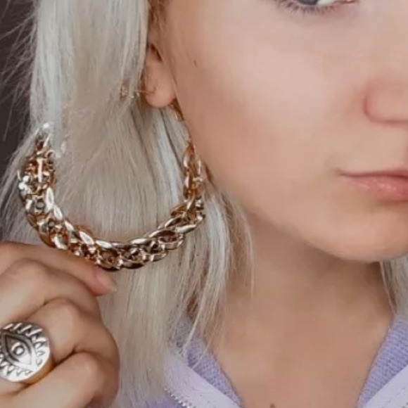 NEW 18k gold plated Hoop Earrings Twisted - Picture 5 of 5